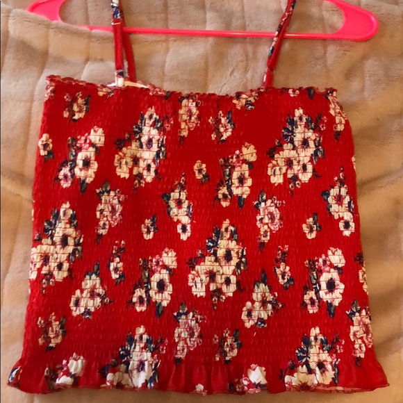 Almost famous red floral top - Picture 2 of 4